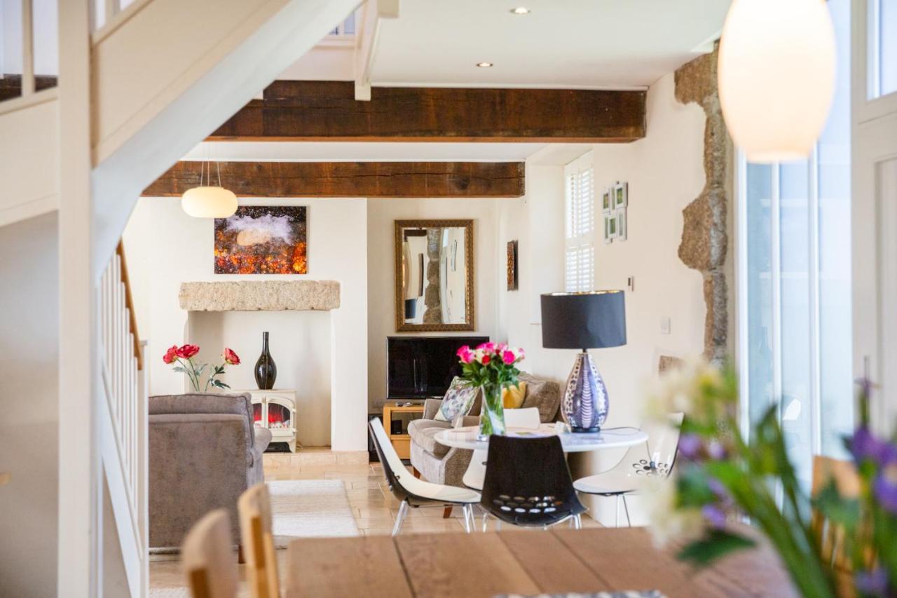 Higher Weddicott Barn Holiday Cottage - Self Catering Чагфорд Экстерьер фото